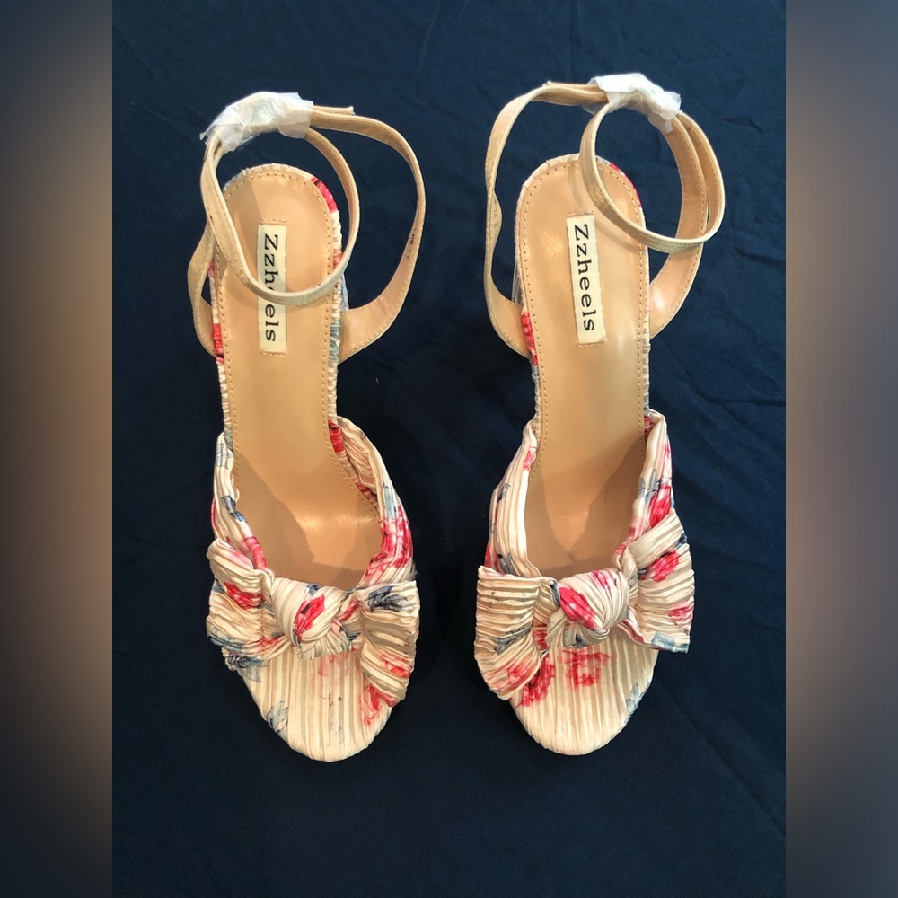 Zzheels Floral Bow Ankle-Strap Sandals in Cream and Red